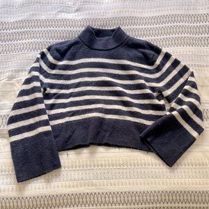 JCrew Medium Chunky crewneck sweater in Supersoft yarn
